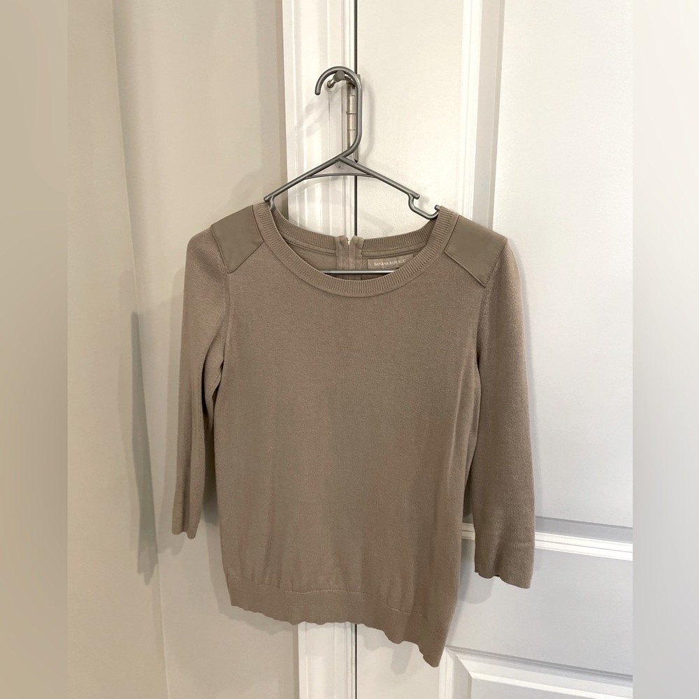Banana Republic Sweater w/ leather detail | Size: EX Small